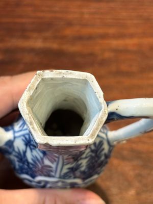 Two Chinese blue and white ewers and covers, Kangxi — 照片 5