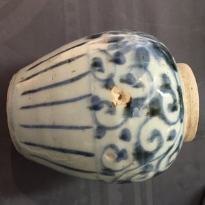 Two Chinese blue and white ginger jars, one Kangxi, one Ming Dynasty — photo 9