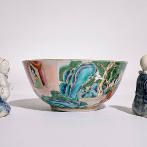 Two Chinese blue and white glazed biscuit figures of boys, Qianlong, and a Canton famille rose bowl, 19th C. — photo 2