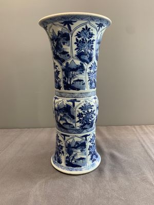 Two Chinese blue and white 'gu' vases with landscape and floral panels, Kangxi — photo 8