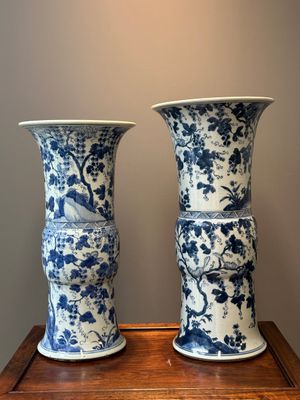 Two Chinese blue and white 'gu' vases with squirrels among grape vines, Kangxi — photo 2