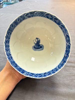 Two Chinese blue and white 'immortals' bowls, Chenghua and Kangxi mark, Kangxi — 照片 5