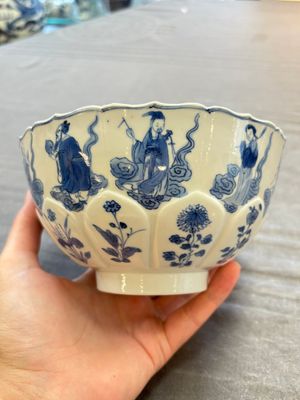 Two Chinese blue and white 'immortals' bowls, Chenghua and Kangxi mark, Kangxi — 照片 9