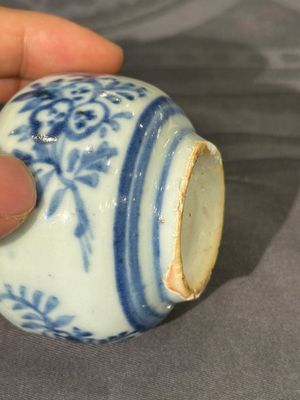 Two Chinese blue and white jars, a stem cup, a bowl and a censer, Chenghua mark, Ming — photo 21
