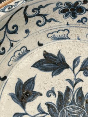 Two Chinese blue and white jars, a stem cup, a bowl and a censer, Chenghua mark, Ming — photo 45