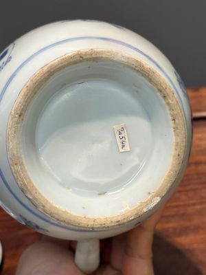 Two Chinese blue and white jugs and cover with floral decor, Yongzheng/Qianlong — photo 10