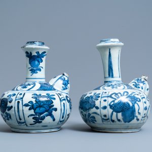 Two Chinese blue and white kendi, Wanli — 照片 4