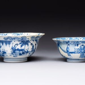 Two Chinese blue and white 'klapmuts' bowls with narrative design, Kangxi — foto 4