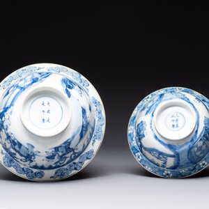 Two Chinese blue and white 'klapmuts' bowls with narrative design, Kangxi — foto 6