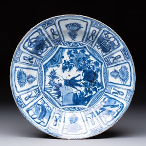 Two Chinese blue and white 'kraak' dishes and four plates, Wanli — photo 8