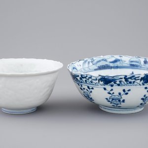 Two Chinese blue and white "kraak" porcelain bowls, Ming, Wanli — photo 1