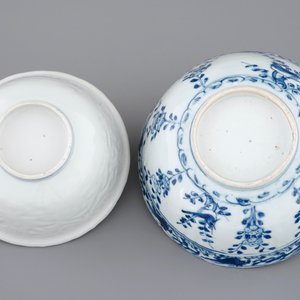 Two Chinese blue and white "kraak" porcelain bowls, Ming, Wanli — photo 7