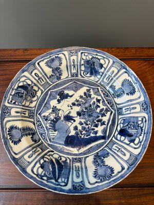 Two Chinese blue and white kraak porcelain dishes with birds and insects, Wanli — 照片 2