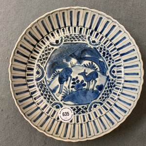 Two Chinese blue and white kraak porcelain dishes with deer and a grasshopper, Wanli — photo 6
