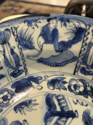 Two Chinese blue and white kraak porcelain dishes with figures, Wanli — 照片 5