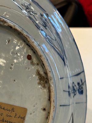 Two Chinese blue and white kraak porcelain dishes with figures, Wanli — 照片 11