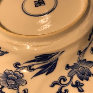 Two Chinese blue and white lobed plates with a phoenix and monkeys, Kangxi — 照片 4