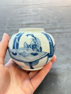 Two Chinese blue and white 'Long Eliza' jarlets, Kangxi — 照片 2