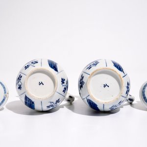 Two Chinese blue and white "Long Eliza" jugs with covers, Kangxi — 照片 6