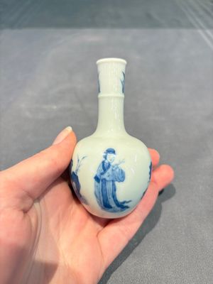 Two Chinese blue and white miniature vases, Kangxi — foto 3