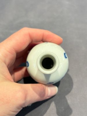 Two Chinese blue and white miniature vases, Kangxi — foto 5