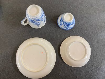 Two Chinese blue and white mythological subject cups and saucers with Neptune, Qianlong — photo 2
