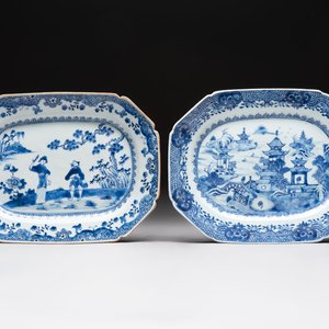 Two Chinese blue and white octagonal serving dishes, Qianlong — foto 1