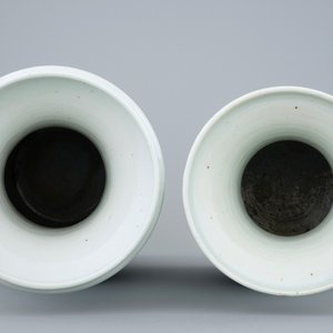 Two Chinese blue and white on celadon ground porcelain vases, 19th C. — 照片 5