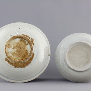Two Chinese blue and white plates and two bowls, Ming Dynasty — photo 8