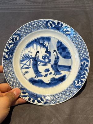 Two Chinese blue and white plates with figural design, Wanli and Kangxi mark, Kangxi — 照片 13
