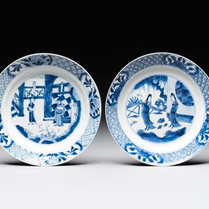 Two Chinese blue and white plates with figural design, Wanli and Kangxi mark, Kangxi — 照片 1