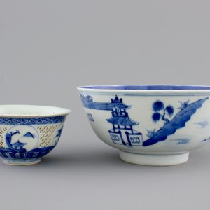 Two Chinese blue and white porcelain bowls, one open-worked, 17/18th C. — foto 8