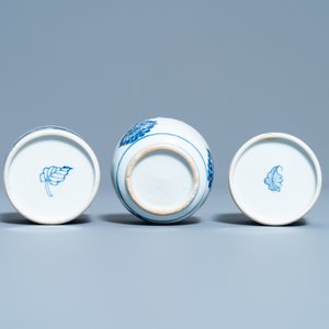 Two Chinese blue and white pounce pots and a bowl, Kangxi — 照片 7