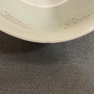Two Chinese blue and white reticulated bowls, Transitional period and Kangxi — 照片 10