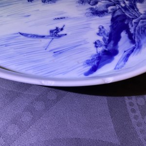 Two Chinese blue and white 'river landscape' dishes, Kangxi/Yongzheng — 照片 11
