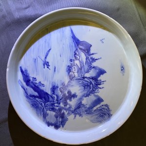 Two Chinese blue and white 'river landscape' dishes, Kangxi/Yongzheng — 照片 7