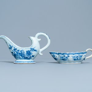 Two Chinese blue and white sauce boats on stands, Qianlong — photo 2