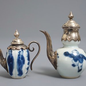 Two Chinese blue and white silver-mounted miniature teapots, Kangxi — 照片 2