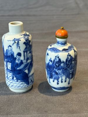 Two Chinese blue and white snuff bottles, Yongzheng mark, 18/19th C. — photo 1