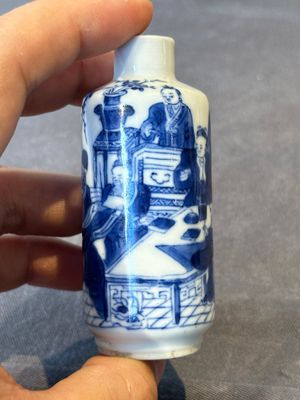 Two Chinese blue and white snuff bottles, Yongzheng mark, 18/19th C. — photo 13