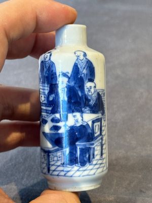 Two Chinese blue and white snuff bottles, Yongzheng mark, 18/19th C. — photo 14