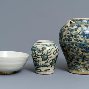Two Chinese blue and white Swatow jars and a bowl, Ming — 照片 5