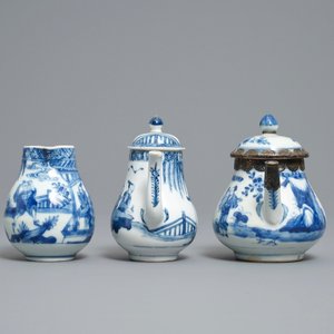 Two Chinese blue and white teapots and a cream jug, Yongzheng — photo 3