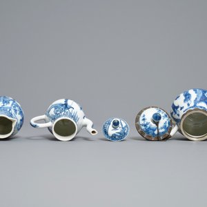 Two Chinese blue and white teapots and a cream jug, Yongzheng — photo 6
