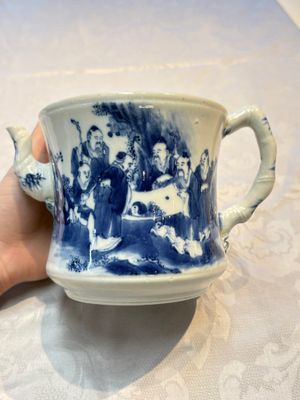 Two Chinese blue and white teapots and covers depicting goldfish and 'Wu Lao Guan Taiji 五老觀太極', Daoguang mark, 19th C. — photo 4