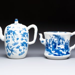 Two Chinese blue and white teapots and covers depicting goldfish and 'Wu Lao Guan Taiji 五老觀太極', Daoguang mark, 19th C. — photo 2