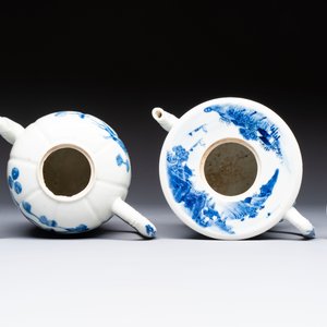 Two Chinese blue and white teapots and covers depicting goldfish and 'Wu Lao Guan Taiji 五老觀太極', Daoguang mark, 19th C. — photo 6