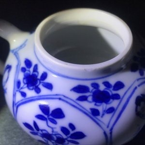 Two Chinese blue and white teapots and covers, Jiajing and Yu marks, Kangxi — 照片 15