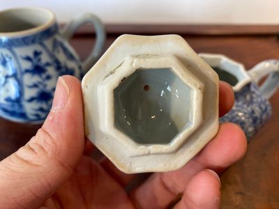 Two Chinese blue and white teapots and covers, Kangxi — photo 8