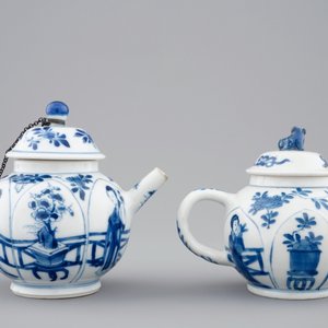 Two Chinese blue and white teapots and covers, Kangxi — photo 4